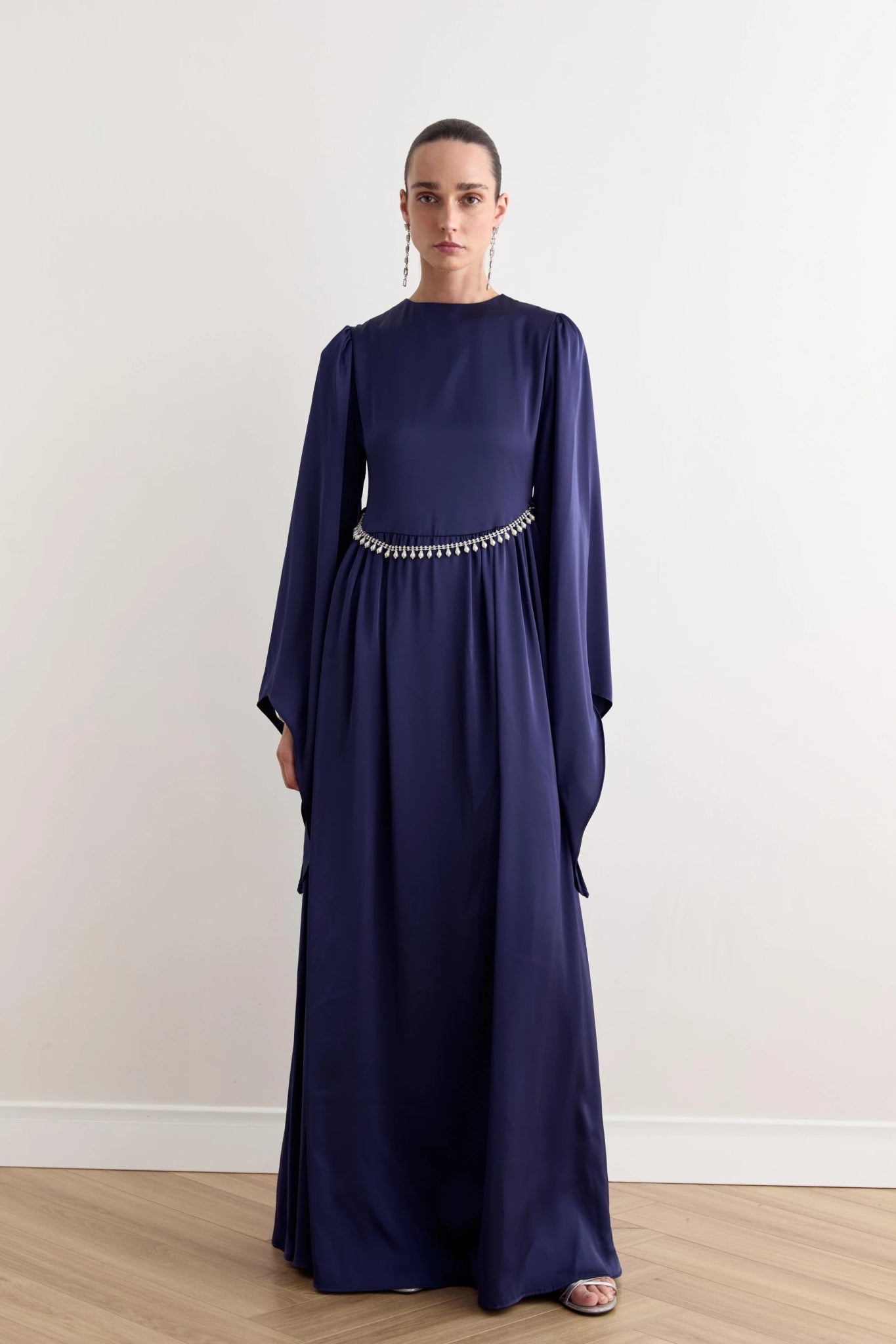 Cavin Bel Büzgülü Zincirli Saten Tesettür Abiye - FioraofDress - tesettur - abiye - LACİVERT - 36 - hijab - evening - dress