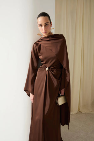 İsalle Bel Pileli Broşlu Tesettür Elbise - FioraofDress - tesettur - abiye - Kahve - 36 - hijab - evening - dress