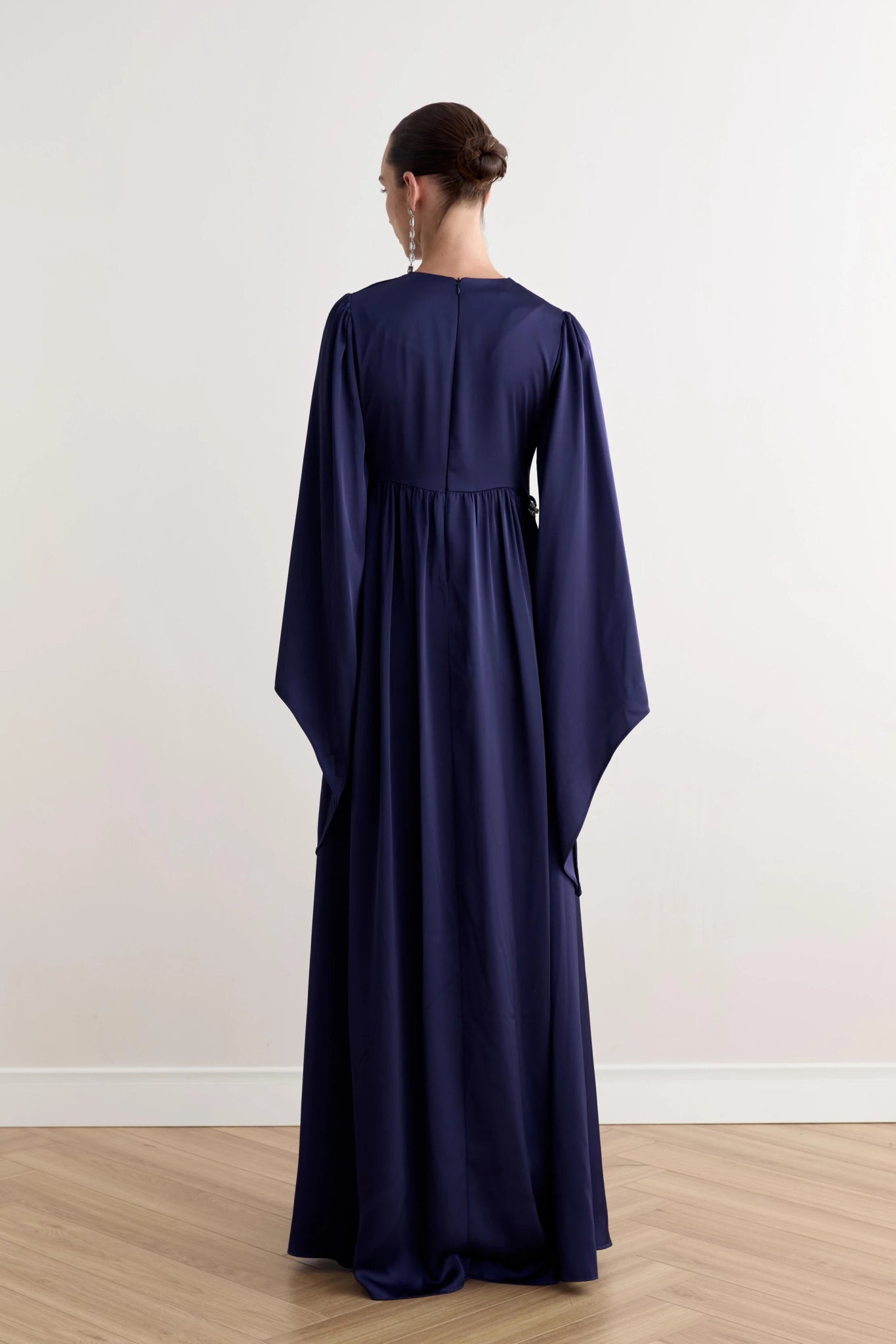 Cavin Bel Büzgülü Zincirli Saten Tesettür Abiye - FioraofDress - tesettur - abiye - LACİVERT - 36 - hijab - evening - dress
